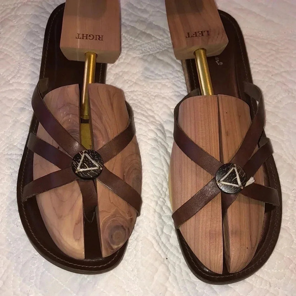 Eddie Bauer lovely leather thong sandals - Picture 2 of 5